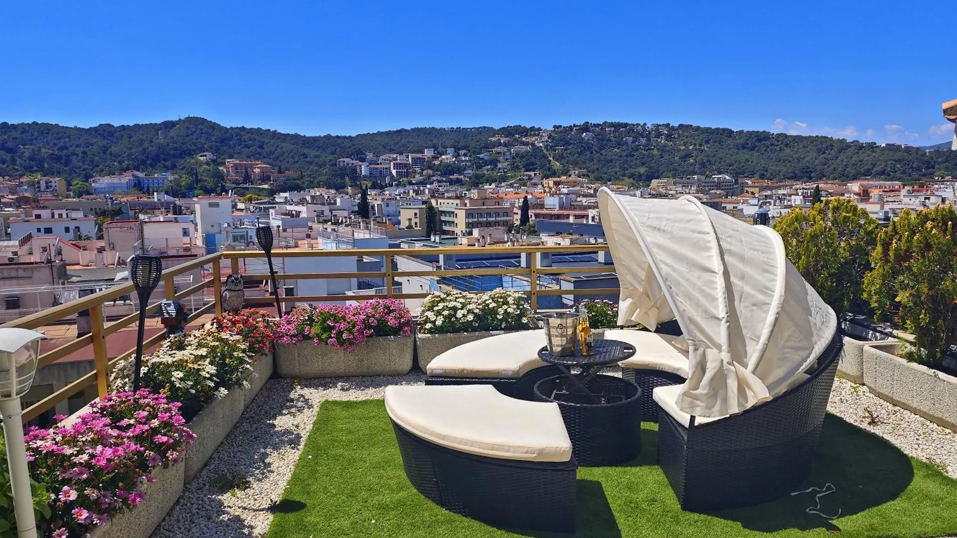 Apartment Luna Tossa De Mar With Jacuzzi, 5Mins Walking To The Beach, Sea And Castle View Big Terrace Spain