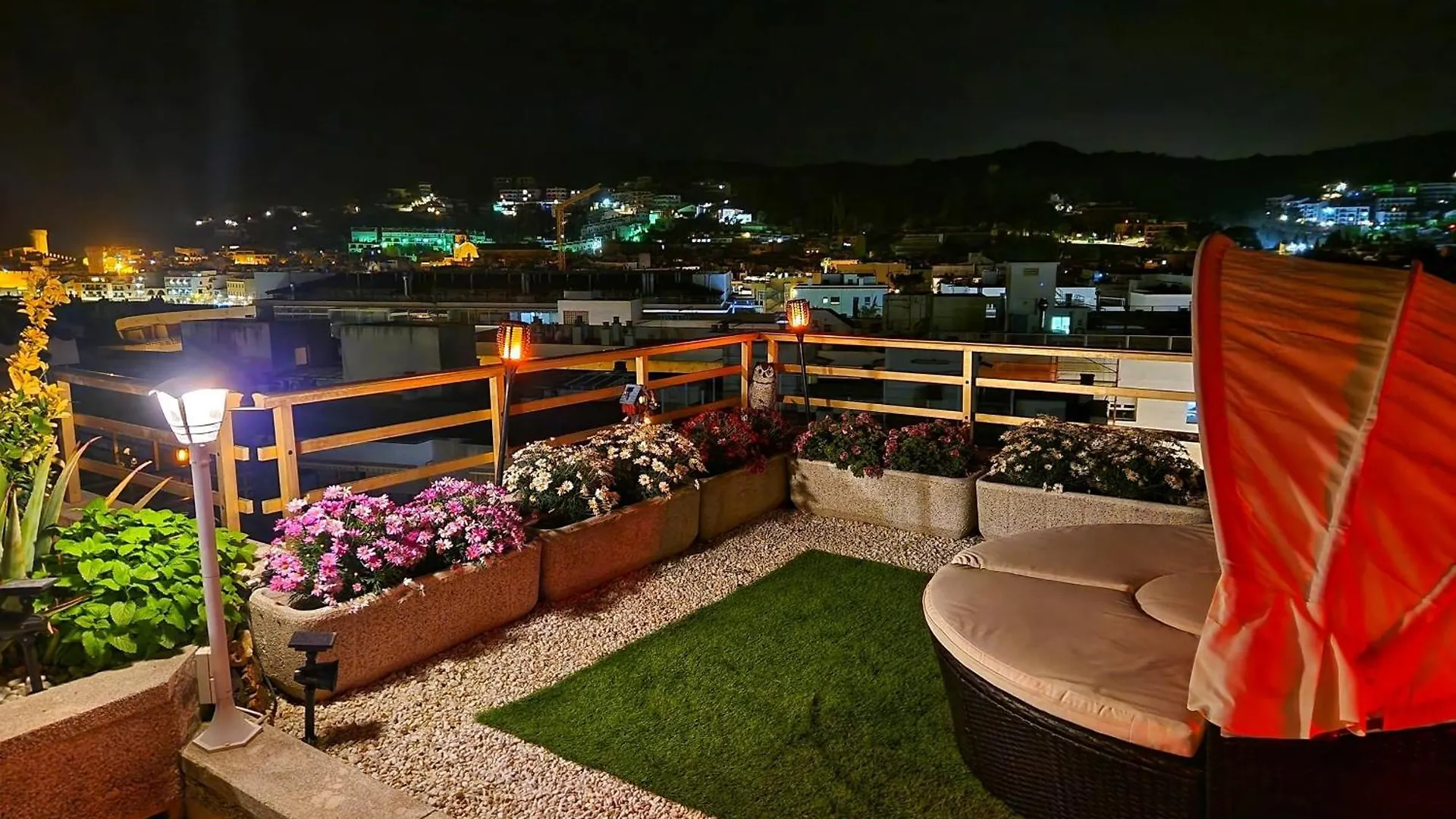 Apartment Luna Tossa De Mar With Jacuzzi, 5Mins Walking To The Beach, Sea And Castle View Big Terrace Spain