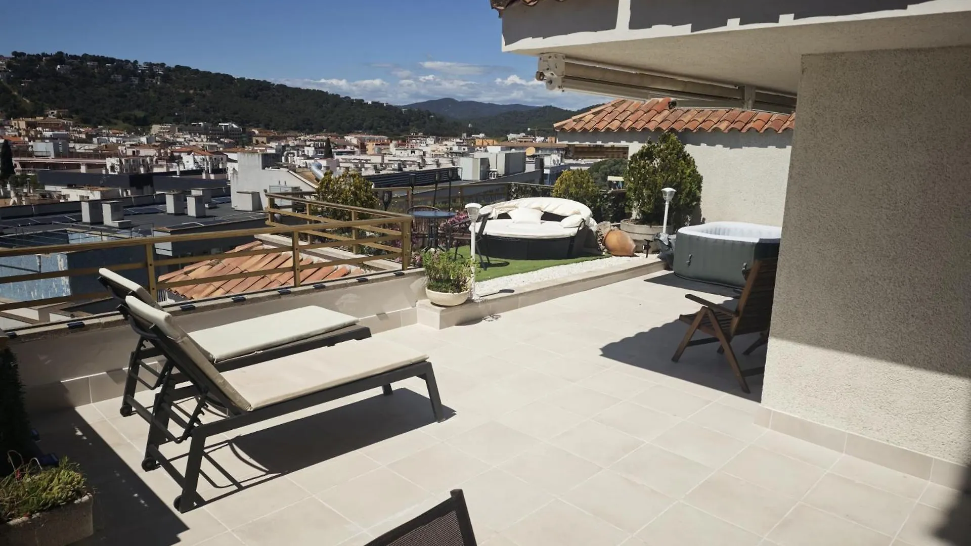 Apartment Luna Tossa De Mar With Jacuzzi, 5Mins Walking To The Beach, Sea And Castle View Big Terrace