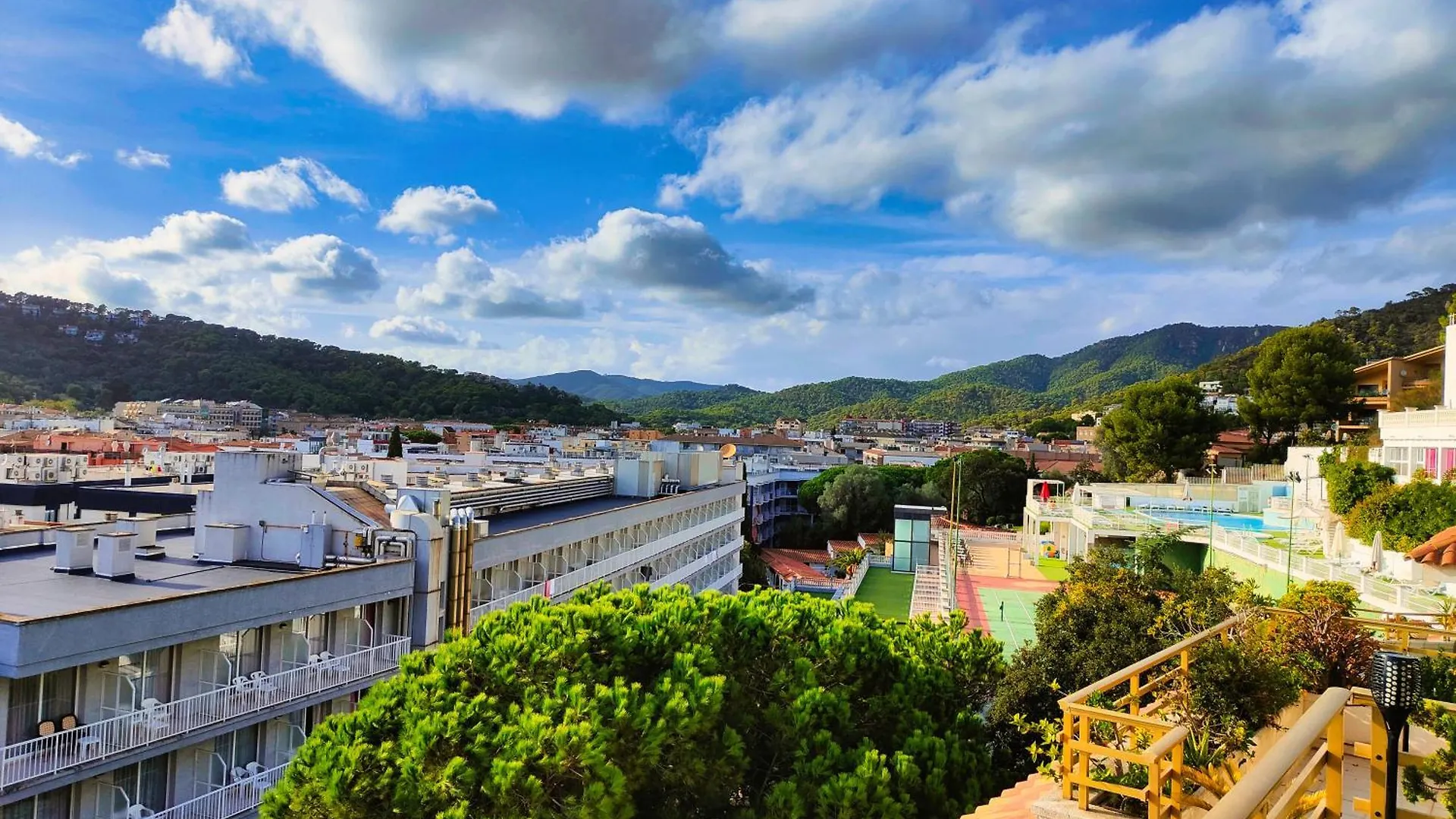 Apartment Luna Tossa De Mar With Jacuzzi, 5Mins Walking To The Beach, Sea And Castle View Big Terrace