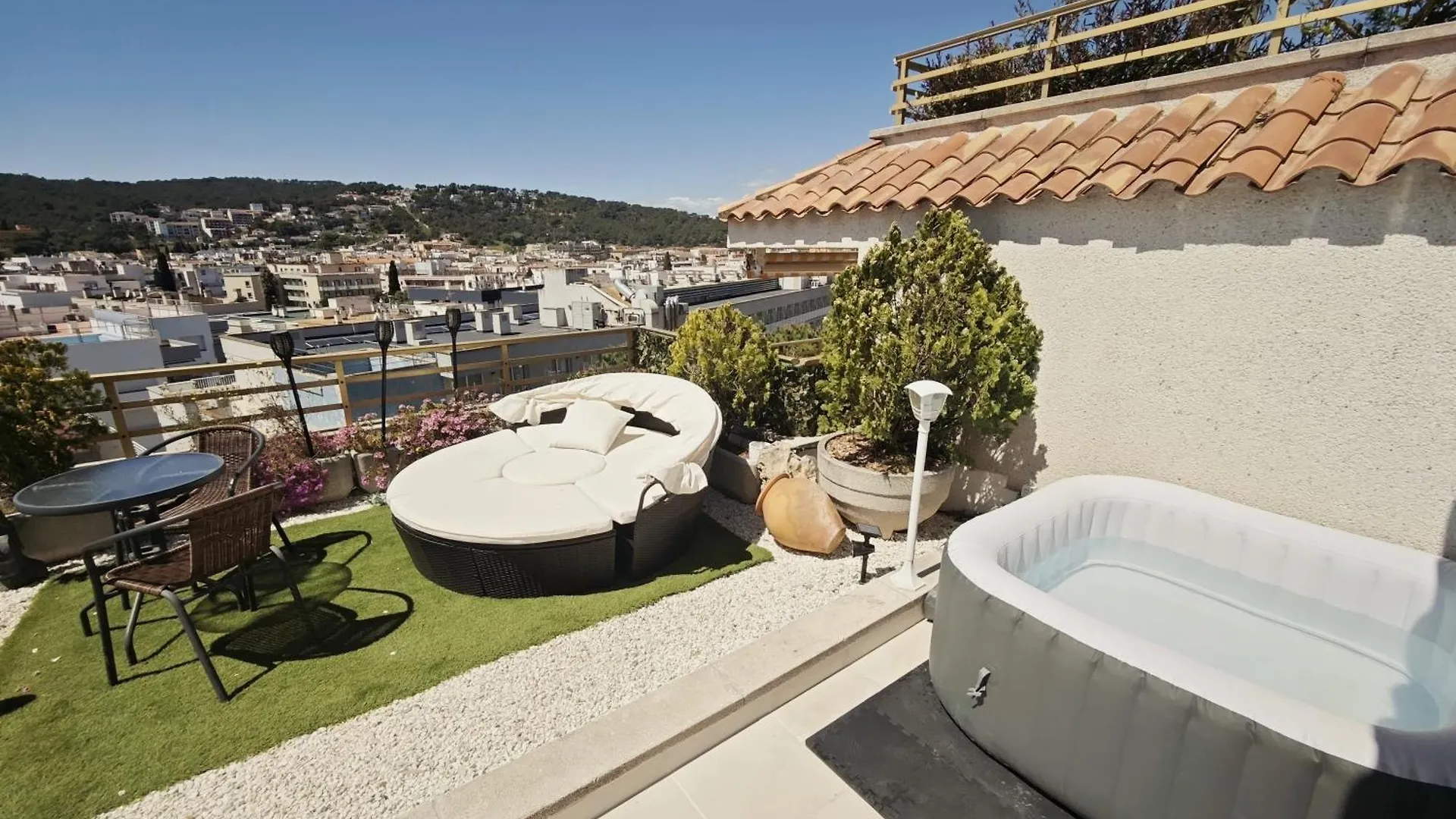 Apartment Luna Tossa De Mar With Jacuzzi, 5Mins Walking To The Beach, Sea And Castle View Big Terrace