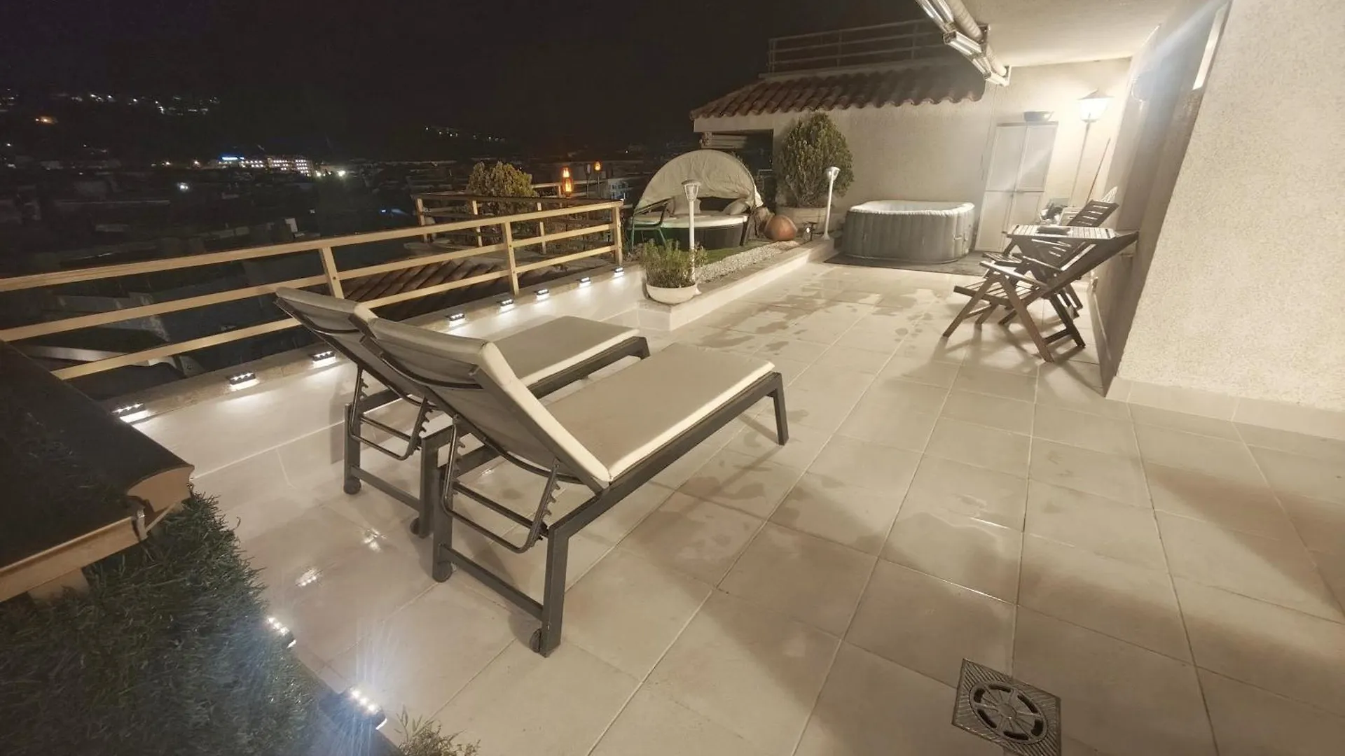 Apartment Luna Tossa De Mar With Jacuzzi, 5Mins Walking To The Beach, Sea And Castle View Big Terrace スペイン