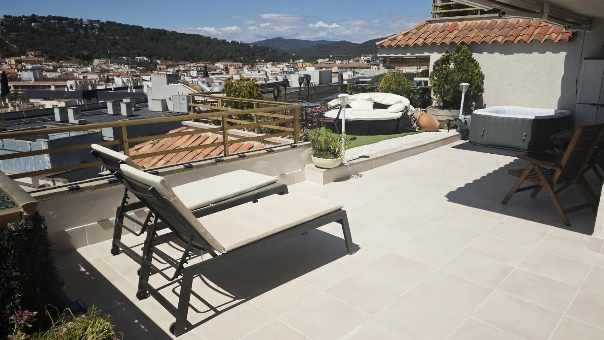 Apartment Luna Tossa De Mar With Jacuzzi, 5Mins Walking To The Beach, Sea And Castle View Big Terrace